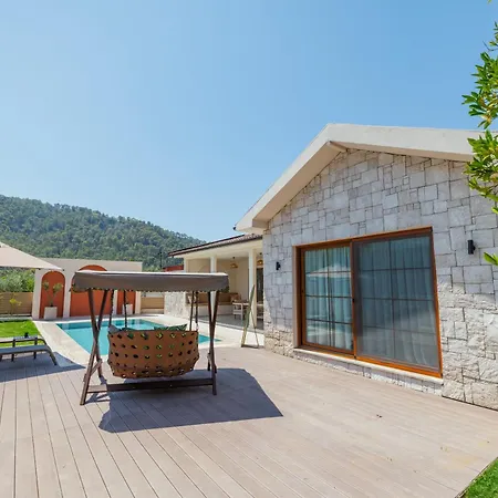 Veranda House Goecek *
